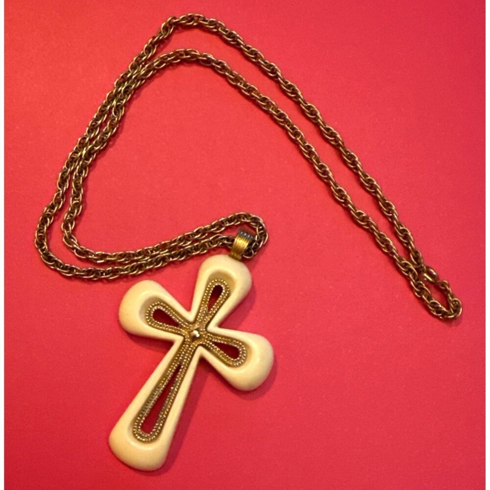 Sarah Coventry Gold-Tone Twisted Chain Necklace With Cream & Gold Cross Pendant